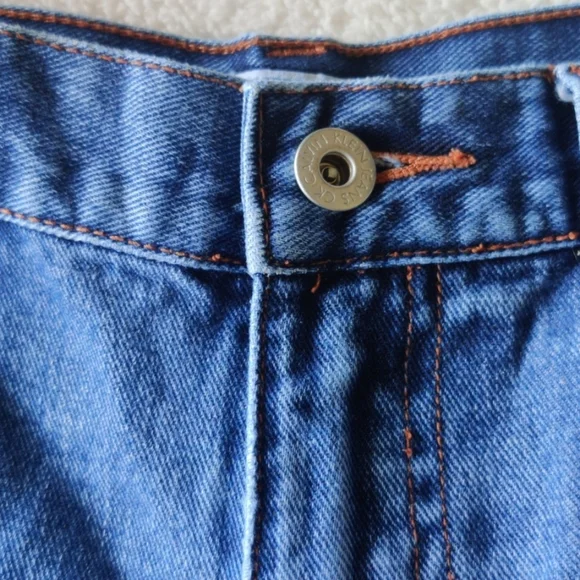 Calvin Klein Jean Shorts Sz(1) 100% Cotton - Picture 2 of 5